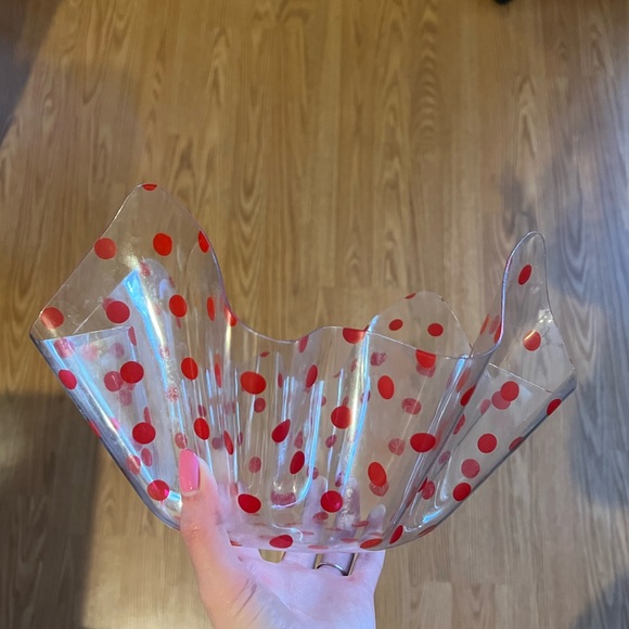 🔴Set of 2, medium size red & clear polka dot ruffle bowls, lightly used🔴 - Picture 6 of 8